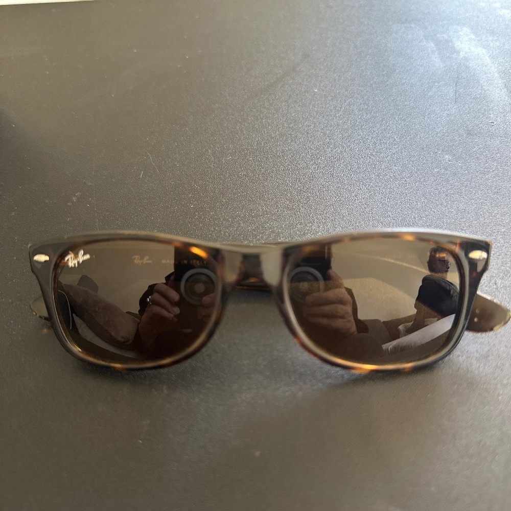 Ray-Ban sunglasses/RB2132